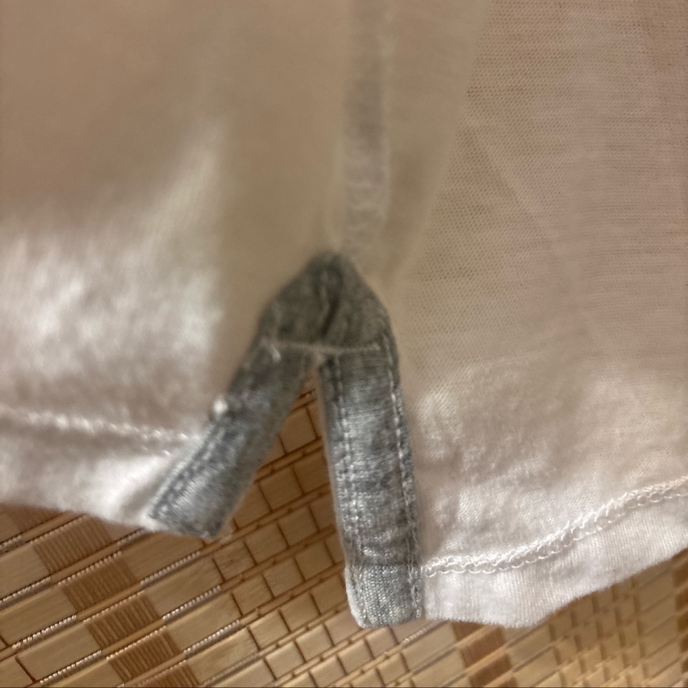 Women’s Nike White Swoosh Short Sleeve LooseT-shirt - Picture 7 of 7